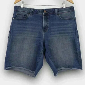 JORDACHE ladies denim mid rise short blue size 14‎